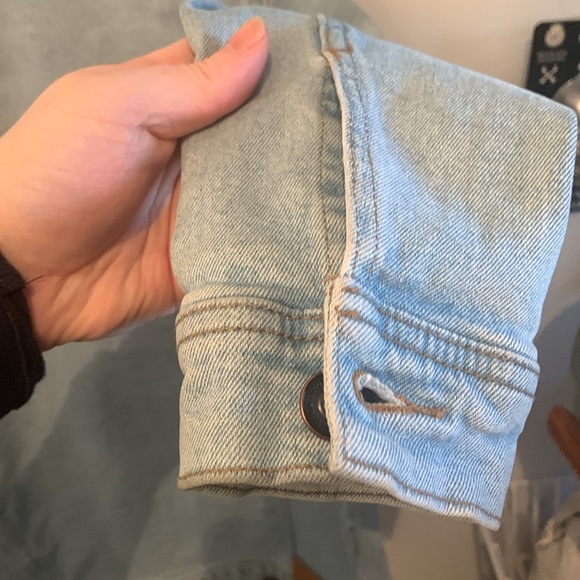 Fantastic Unisex Pull and Bear Light Blue Denim Jean Jacket SZ Medium 🔥 - Picture 11 of 13